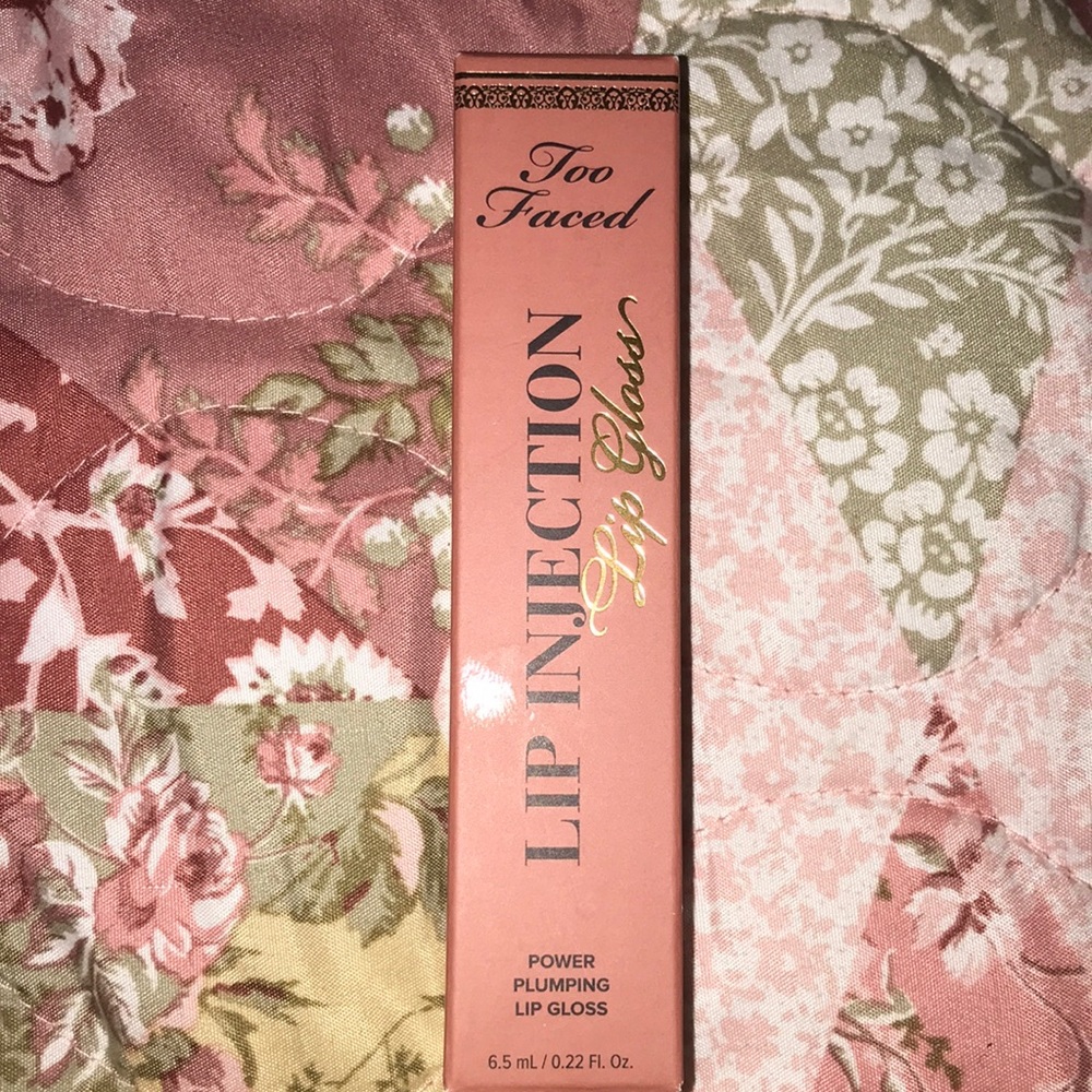 Too Faced Lip Injection lip gloss